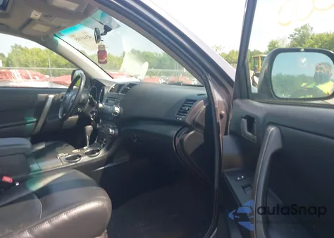 2010 Toyota Highlander Se V6 z USA, uszkodzony, nr VIN 5TDJK3EH7AS020209